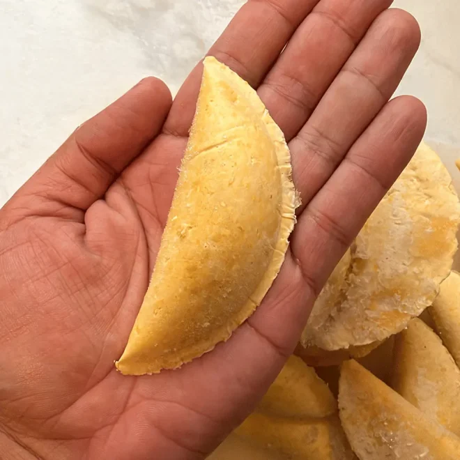 tamaño de empanadas cocteleras de pollo D'Carnilsa www.dcarnilsa.com