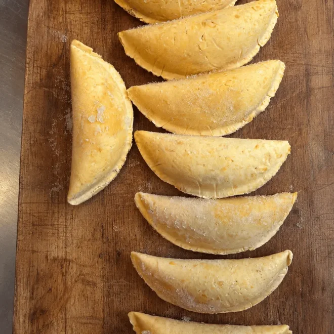 empanada coctelera de pollo D'Carnilsa en crudo www.dcarnilsa.com